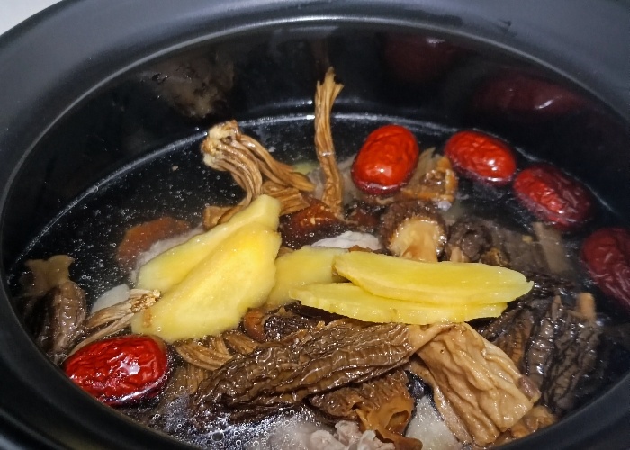 天柱县鸡肉类  菌菇老母鸡