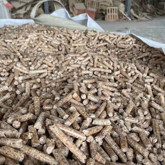 贵阳贵州贵阳遵义生物质颗粒燃料，取暖炉壁炉锅炉采暖炉，秸秆松木
