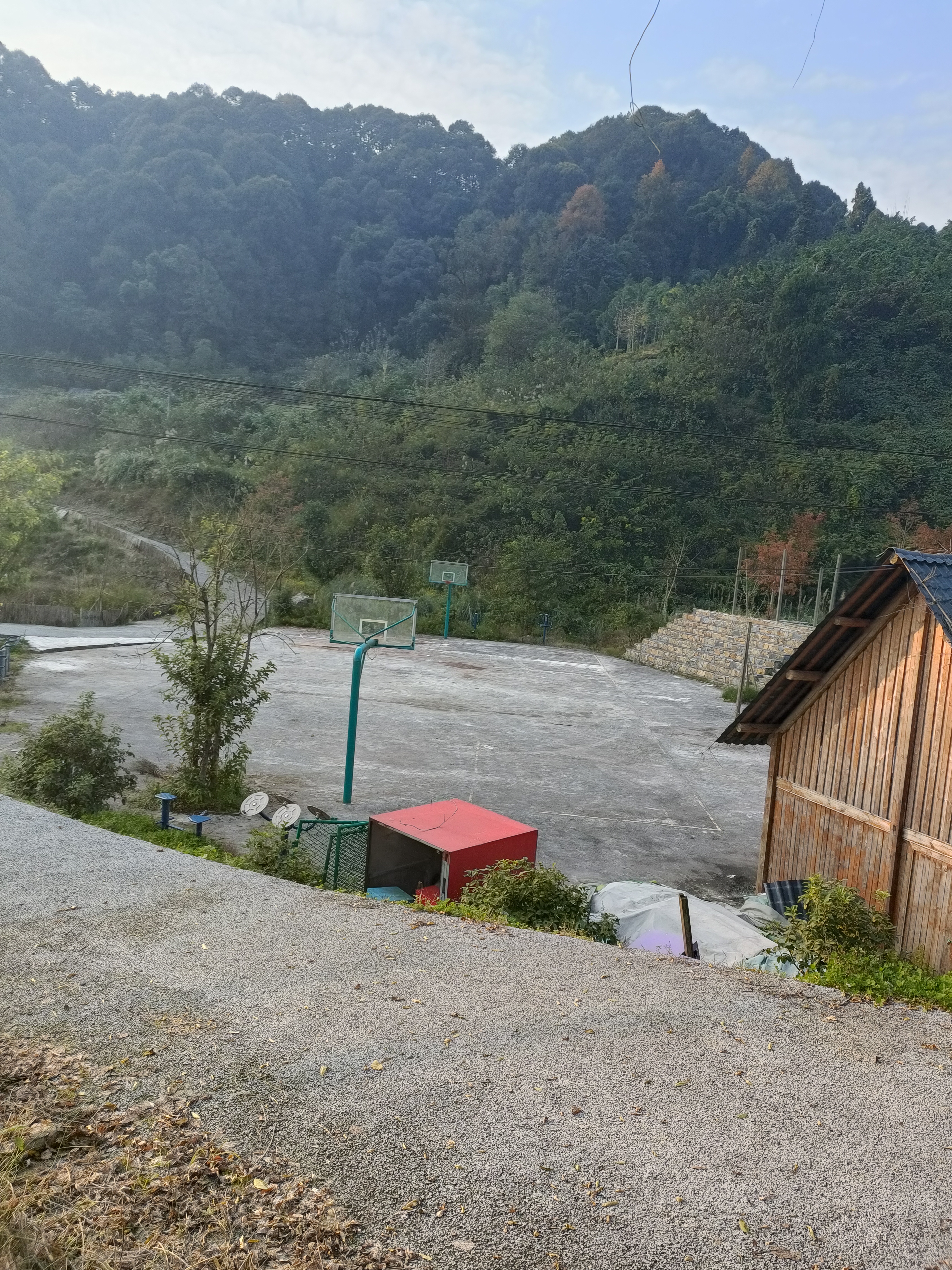 工业用地 重庆巴南丰盛一研学基地合作，鱼塘，果树 等