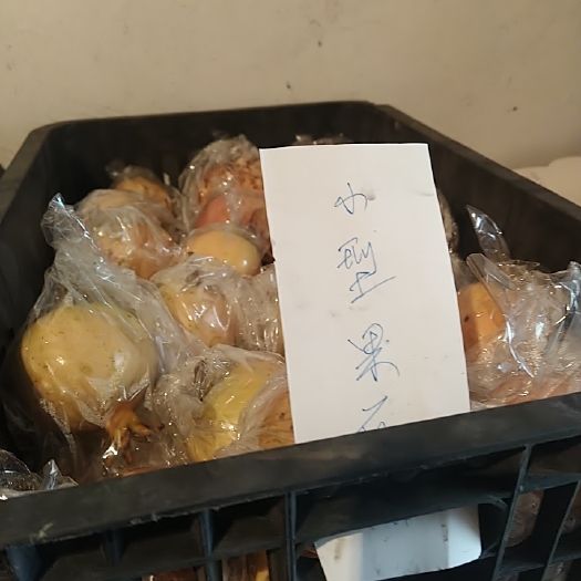 临潼石榴，临潼甜红石榴，果子4两至5两左右。