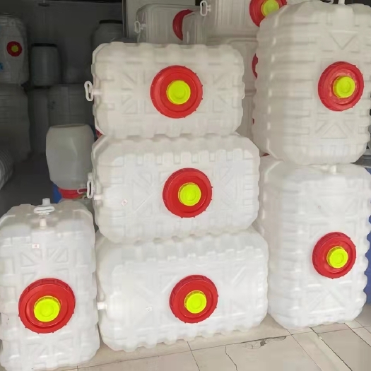 临沂加厚长方形储水桶卧式车载大容量塑料水箱蓄水桶家用储水用带盖