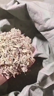 白皮芪   黄芪沫   可用于饲料添加，兽药打粉。
