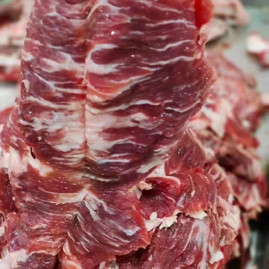 纯干牛碎肉，2肥8瘦。餐馆，食堂，超市电商均可炒菜，做馅必备
