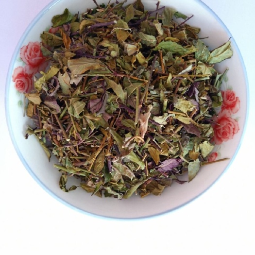 漾濞县刺楸 云南天然刺刺茶、三叶悬钩子,倒钩刺,小黄莲,散血草,