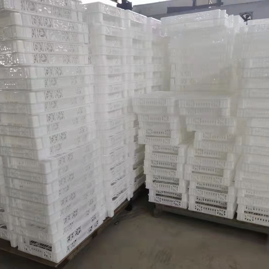 绛县奶油草莓上市，基地直供，大量供应草莓托盘架子，质量有保证