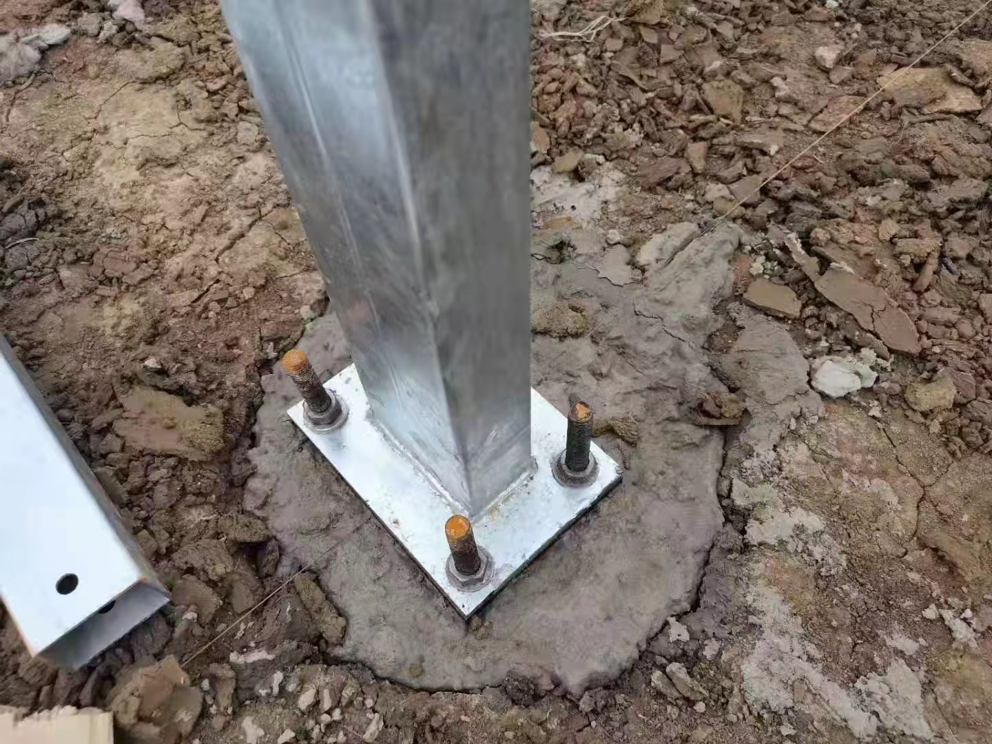 大棚立柱，承重力强，经济实惠，结实耐用