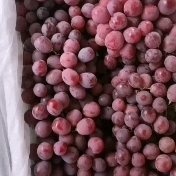  新疆博乐红提甘甜可口，颜色鲜红，颗粒大，希望大家多多订购