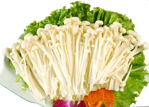  金针菇，鹿茸菇，白玉菇