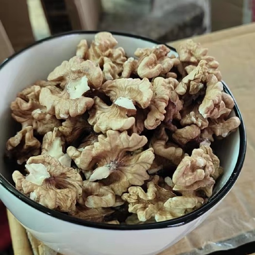灵石县农家自产的核桃仁！