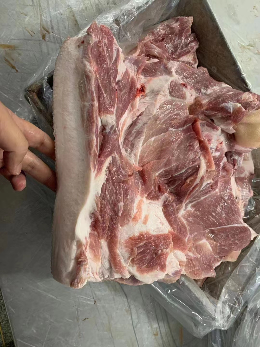 带皮前五花肉/前上肉，工厂源头直售，质量稳定，欢迎选购！