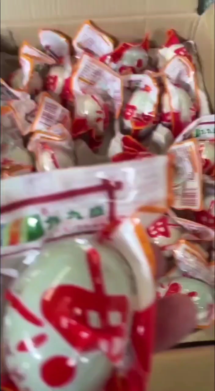 咸鸭蛋，清淡口味翻沙流油，一件100个。现货价格美丽。