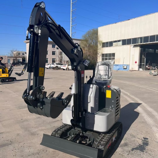 曲阜市小型履带式挖掘机下水道挖沟挖土机家用建房小钩机