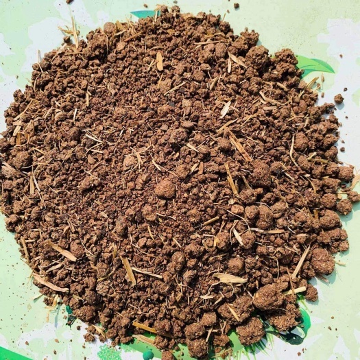上犹县有出售花生麸长期供应，花生片麸供应，可做饲料，菜麸，茶麸可做
