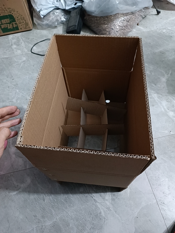 10斤水果快递打包纸箱，5层加厚，带插格