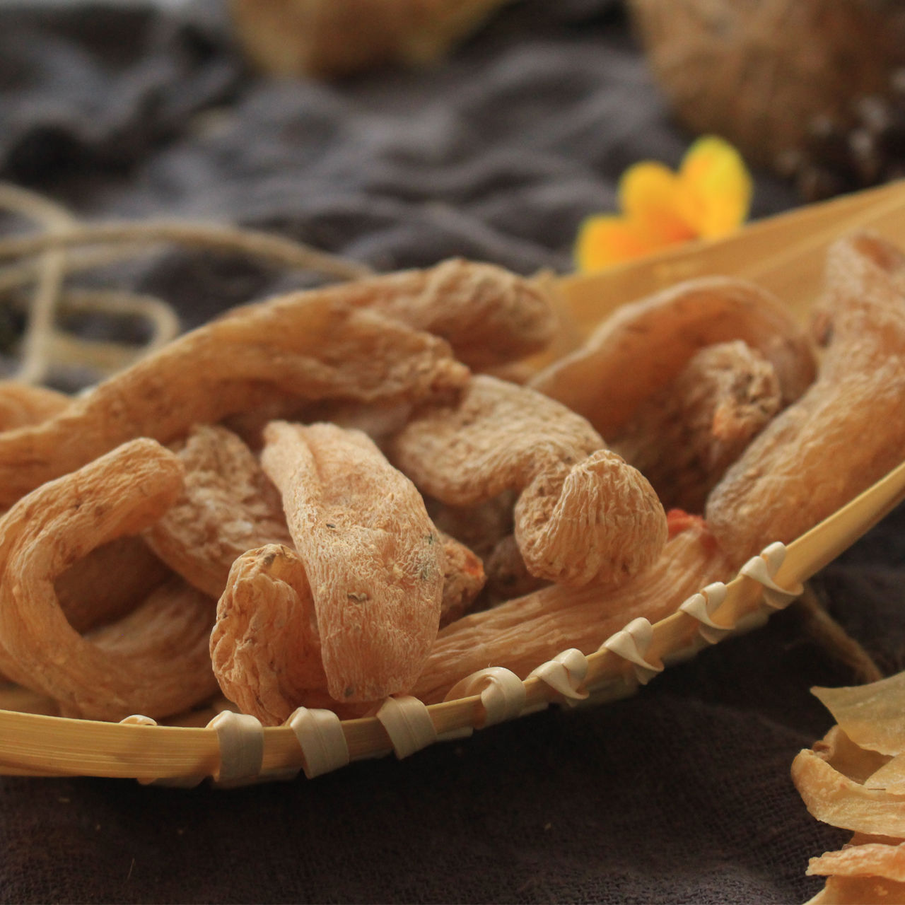 云南昭通彝良小草坝天麻，乌天麻，自产自销，50一斤