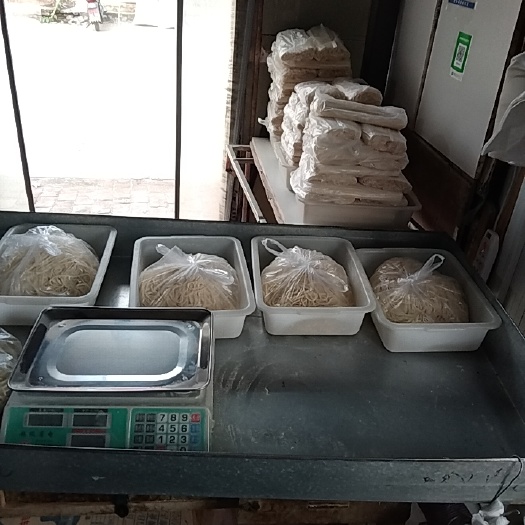 天津鲜面条，干挂面，半成品速冻水饺、混沌及水饺皮、混沌皮。