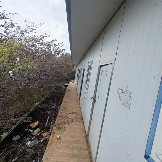 秀山重庆市秀山县园区内68亩厂房出售，800万包过户，交通位
