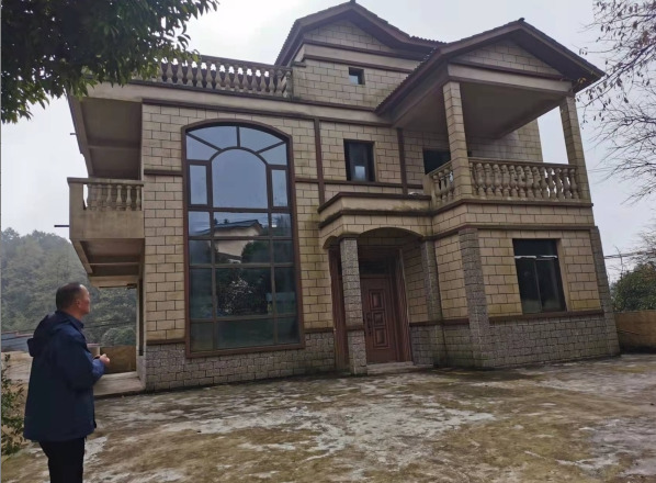 重庆市巴南600平山庄出禾且，环境优美，空气好交通便利、直通房屋