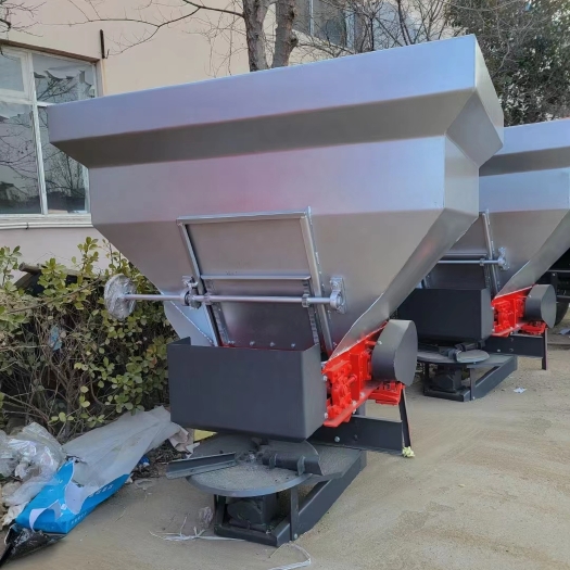 禹城市撒粪机 拖拉机牵引式大棚果园撒肥机器  可撒有机肥 农家肥