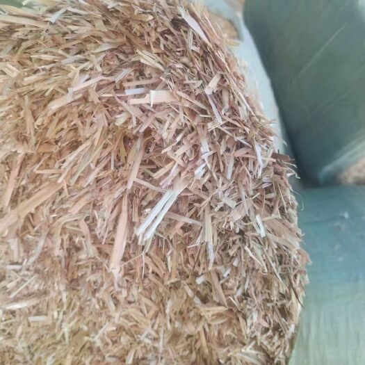 固镇县精品牛草压块，粉碎，过筛（滚筒筛8米），柔丝！