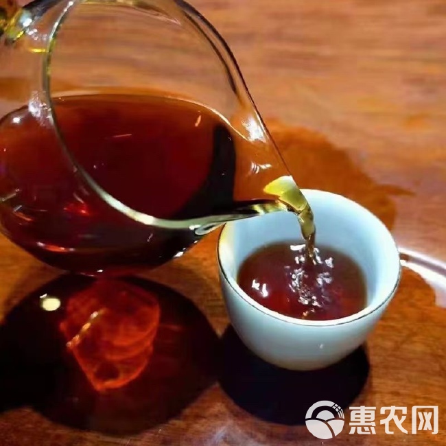 2015年冰岛熟茶2砖配一个礼袋(1砖没有）口感顺滑甜度高