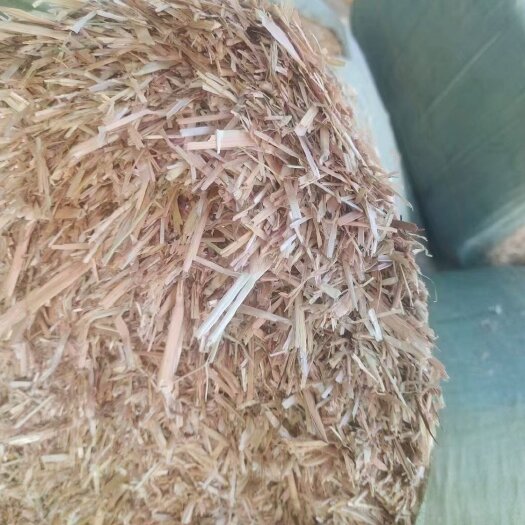 固镇县小套袋精品牛草，粉碎柔丝过筛，风璇