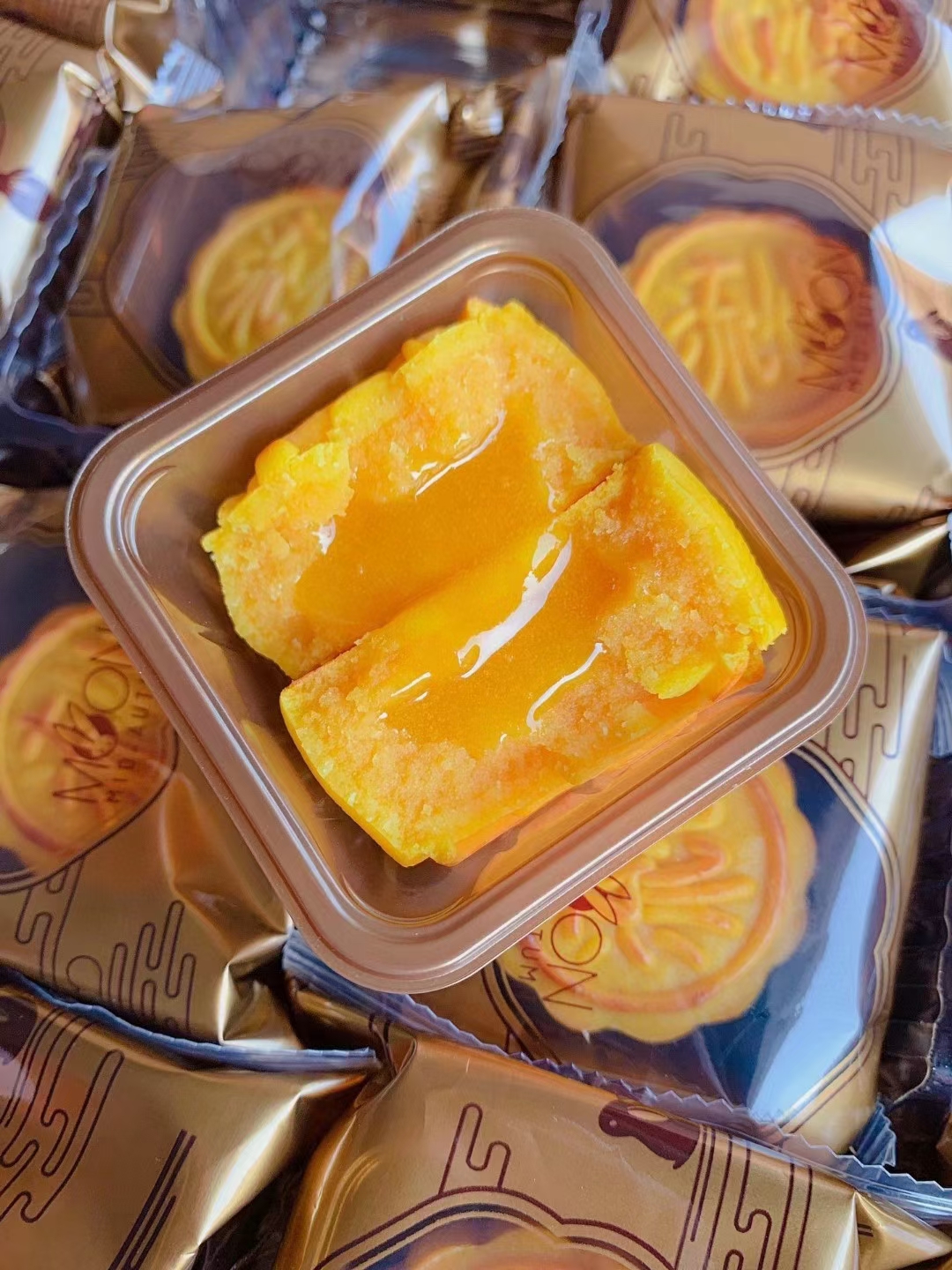 月饼 流心奶黄月饼 老包装 好吃日期新6个8个装都有价格实惠