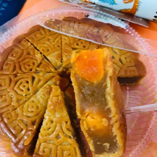 浦北县粤桂香蛋黄莲蓉月饼