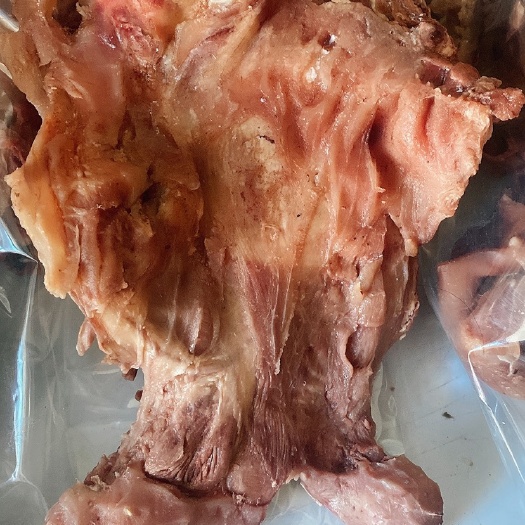 去皮牛头肉，纯干牛头肉精修干净的，去淋巴去油，真正纯干产品！