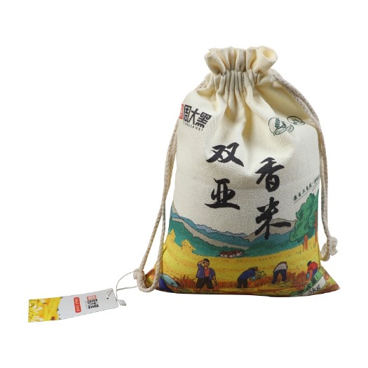 洋县双亚香米颗粒细长，晶莹剔透，香味浓郁，做出的米饭软糯可口