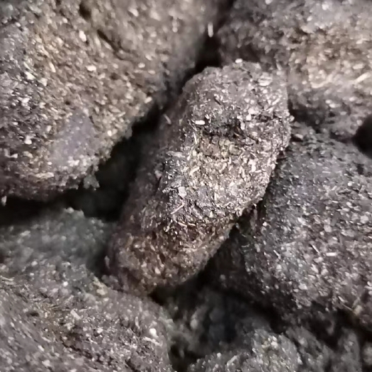 遂溪县木薯厌氧污泥有机肥，有机质65%，有机肥便宜卖，4分钱一斤