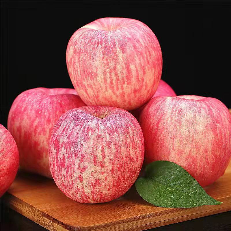 棲霞市正宗紅富士山東蘋果新鮮脆甜吃的包郵3斤5斤10斤