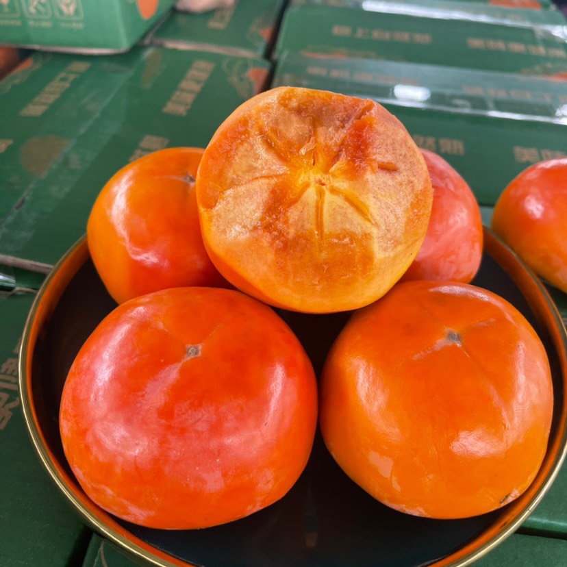大荔县阳丰脆甜柿子，可直接食用，也可削皮切块吃，口感脆甜无渣
