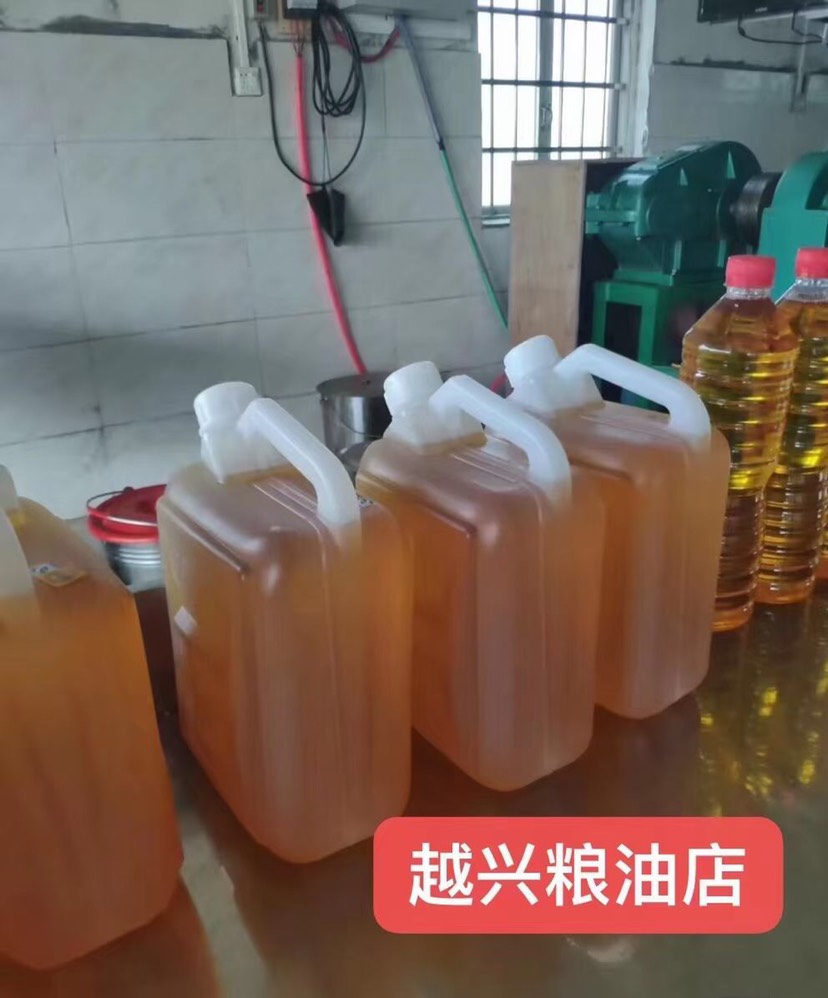 惠东县花生油原汁原味，使用的传统的纯物理压榨方法制作