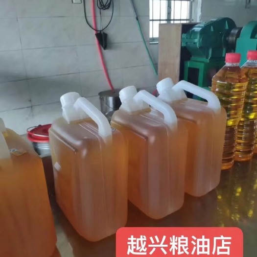 惠东县花生油原汁原味，使用的传统的纯物理压榨方法制作