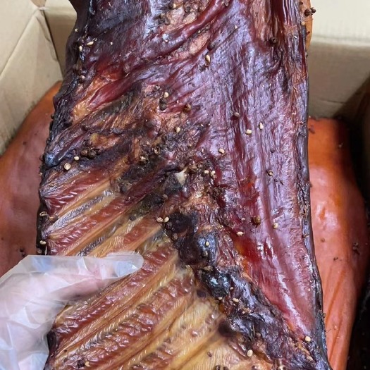 重庆市云南小香猪，一件50斤规格，带花椒香料颗粒，颜色好，干度好，