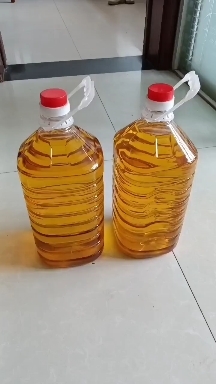 滦州市纯手工压榨花生油，原料好，油质好，品质高，以品质求发展