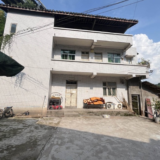 重庆市重庆市北碚区300平农家小院出租