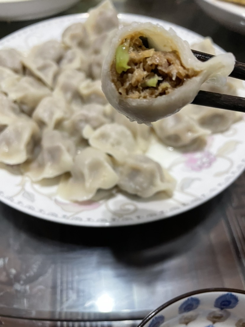 高品质速冻水饺，牛肉大葱馅，想要的老板速速下单