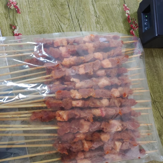 聊城羊肉串，烧烤羊肉串，摆摊，美食节必选品。