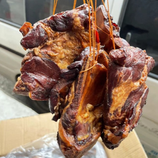 重庆市烟熏腊小排（三角排）一手工厂 摆摊展会门市供应 常年不断货