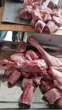 羊副产品，羔羊前腿，羊骨，8量左右一个，肉嫩适合电商团购烧烤