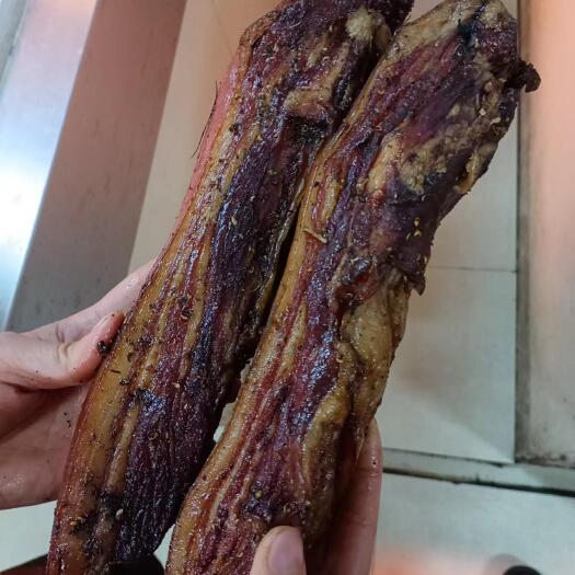 荔波县柴火烟薰腊肉