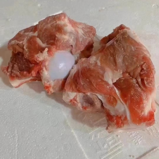 临沂126多肉前腿骨    个个带骨髓  几块钱一斤