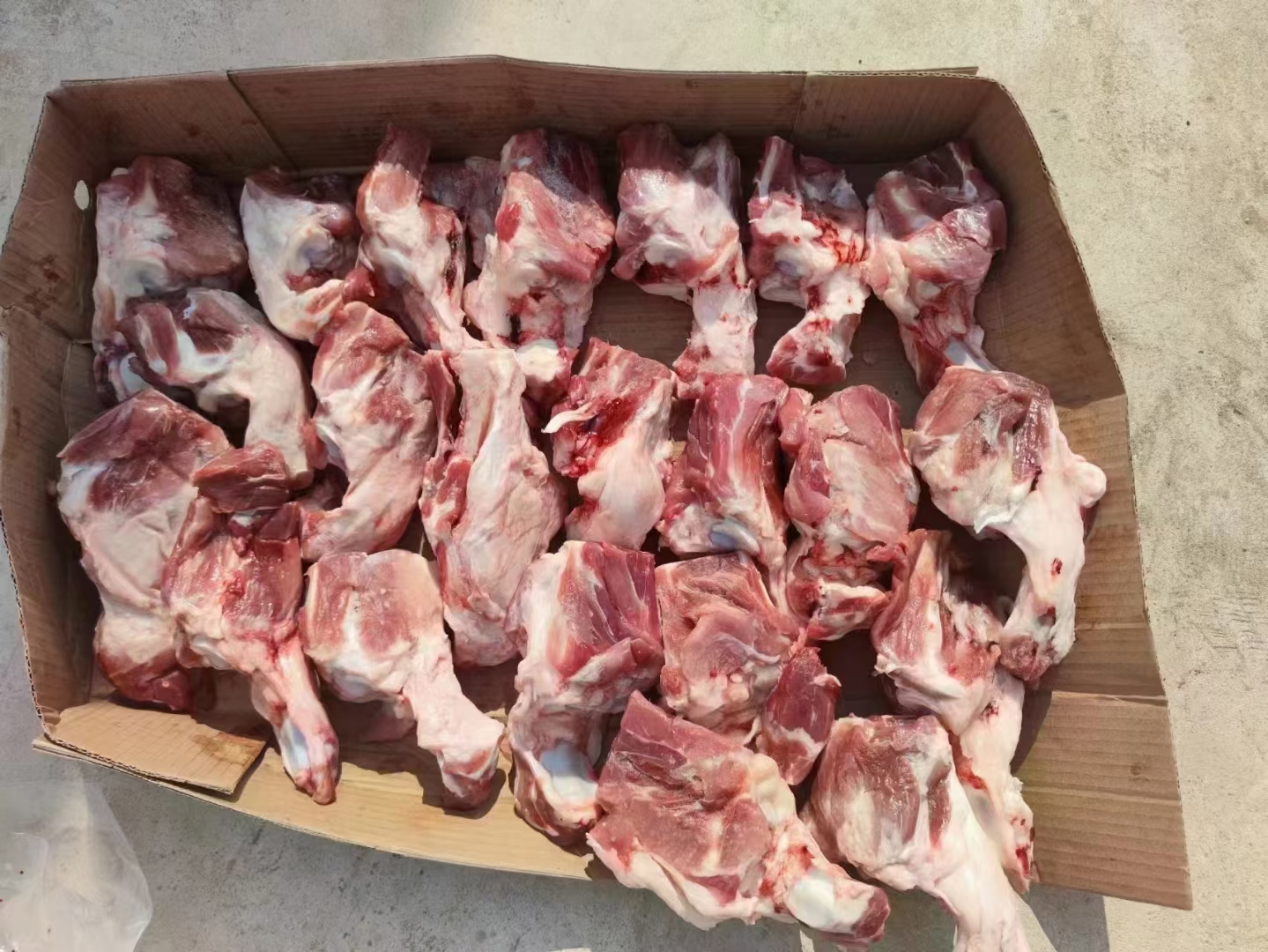 160多肉肘骨   自助酱骨头专用几块钱一斤