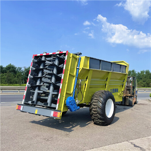 大连厂家直供12方竖绞龙大型农场养殖场有机肥厂用撒粪车