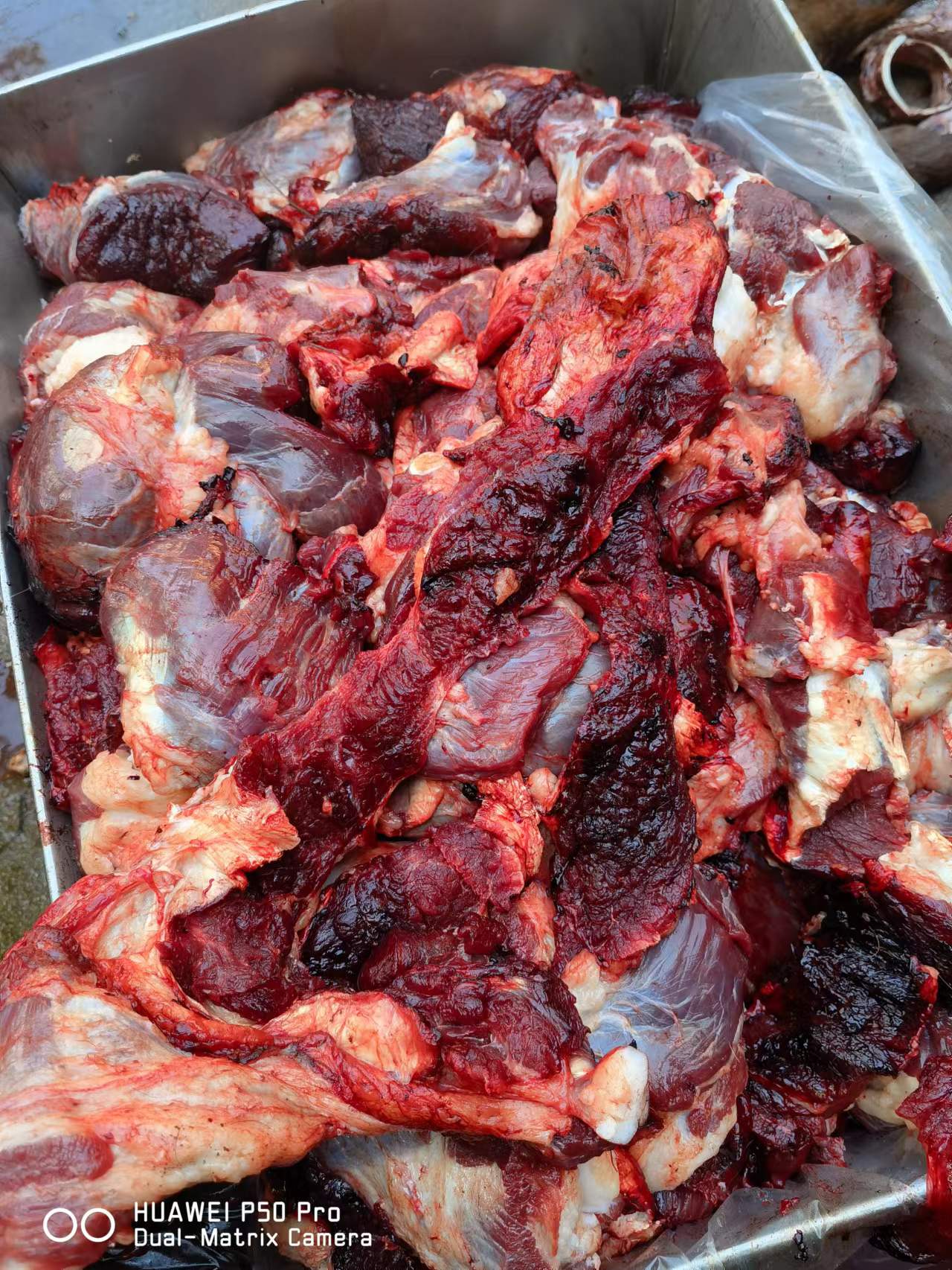 碎肉块炒着吃，炖着吃，绞馅都行