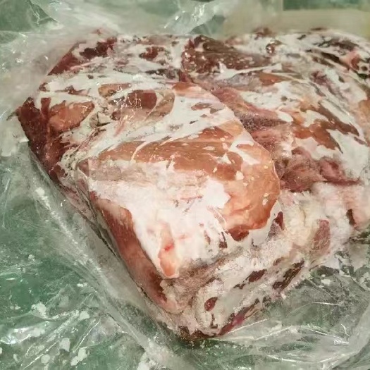 枣庄  母猪一号肉五吨左右      （轻微发黄）新开
