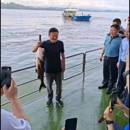 长沙雄鱼两年以上的水，库养殖鱼 规格在3-4-5-6花鲢