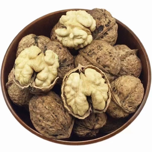 凤庆县云南古核桃，大山深处几百年核桃树，果食皮薄肉香对身体大有好处
